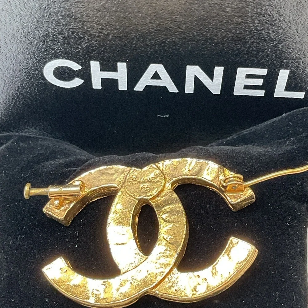 CHANEL CC Logo Rhinestone Brooch